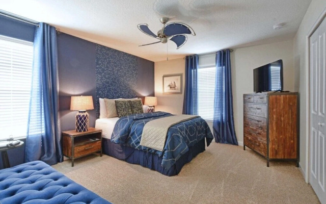 Storey Lake-5 Bedrooms Home W/pool-1650st Home by Redawning