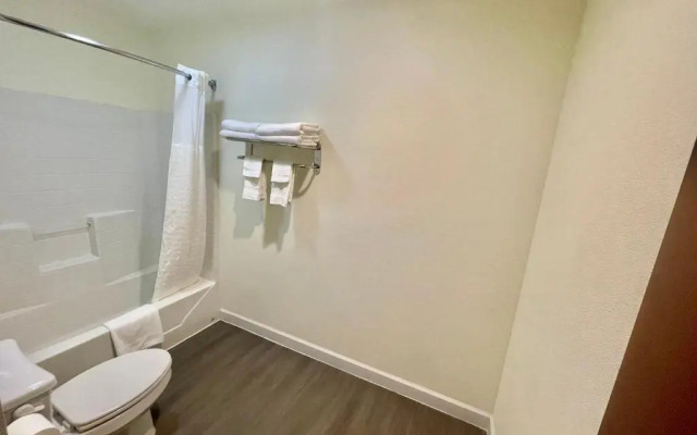 FairBridge Inn & Suites Cuero