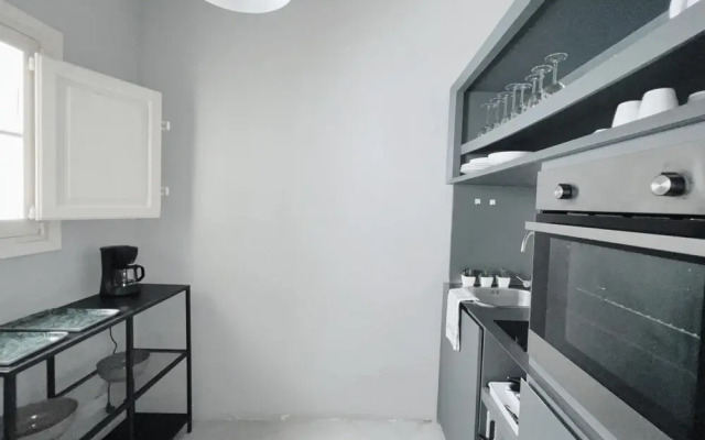Spacious 1BR Apartment on Charming Street