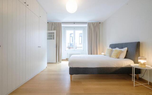 Bright 1 bedroom flat near European Institutions