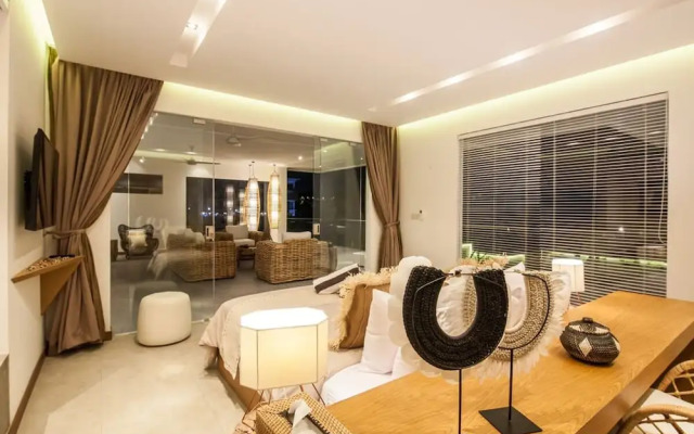 Niko 2 R New Villa Close to Finns Beach Club