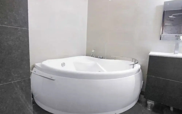 Hotel Viraj