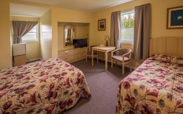L' Auberge Doucet Inn