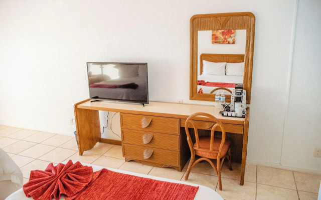 San Carlos Plaza Hotel, Beach & Convention Center