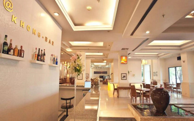 Ploy Palace Hotel