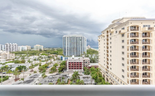 Oceanview Condo in Central Beach