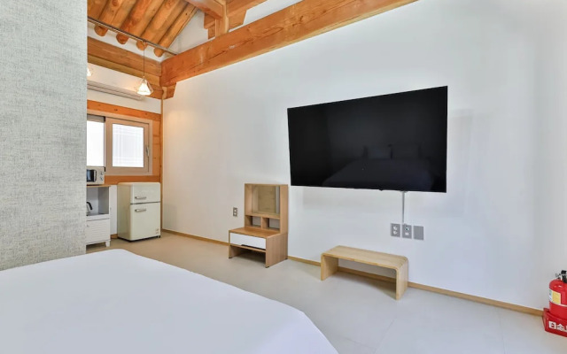 Hanok Cheonwon Village