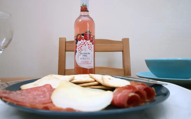 Karah Suites - Church Road II