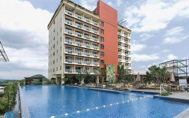 Senyum World Hotel