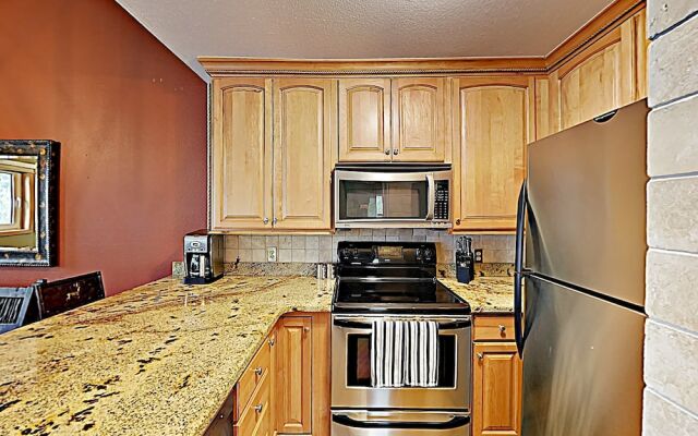 Bighorn #13E - 2 Br Condo