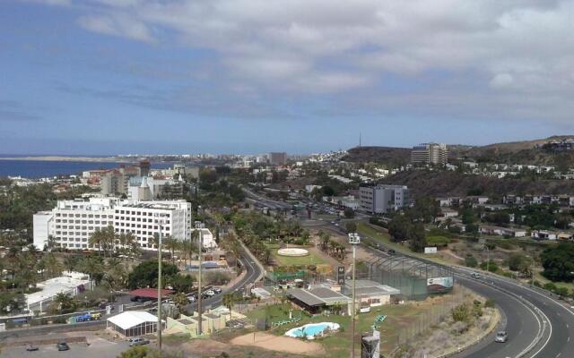 El Yate Hotel