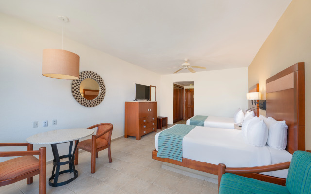 Отель GR Solaris Lighthouse Los Cabos