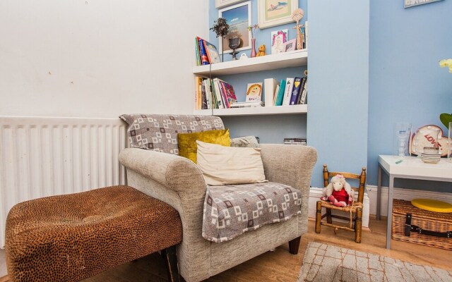 Two Bedroom Apartment Near Shepherds Bush