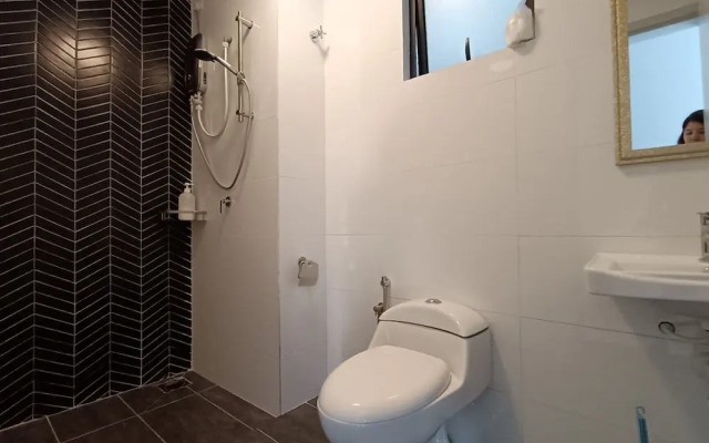 The Horizon Ipoh Dual L12 by Grab A Stay