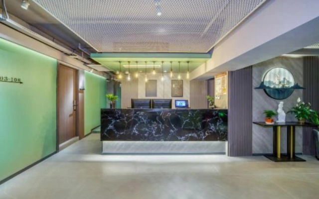 Jianwei Space Art Hotel (Shanghai Lujiabang Road Subway Station Branch)