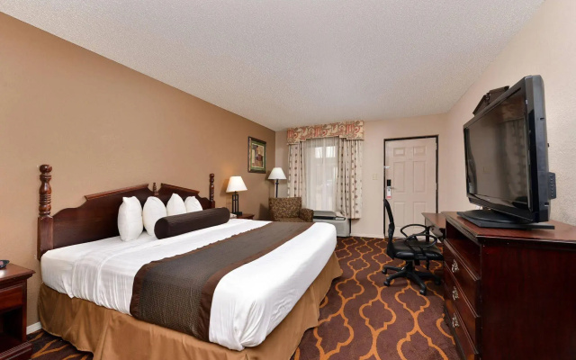 Mockingbird Inn & Suites