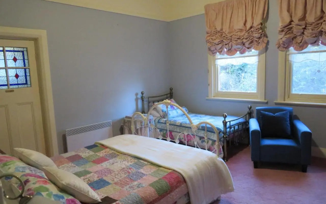 Donalea Bed And Breakfast & Riverview Apartment