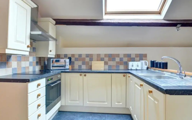 Scenic Holiday Home in Abergele With Terrace, Garden, Pond