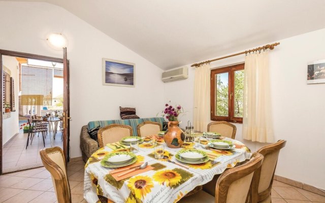 Beautiful Home in Lukovo Sugarje With 4 Bedrooms and Wifi