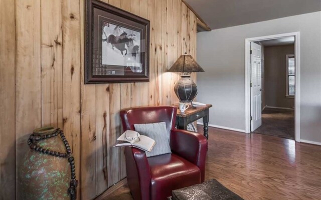 Bogie - Five Bedroom Cabin with Hot Tub