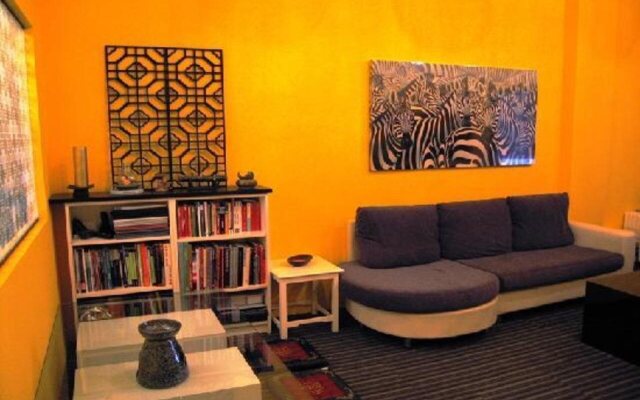 Moni Gallery Hostel
