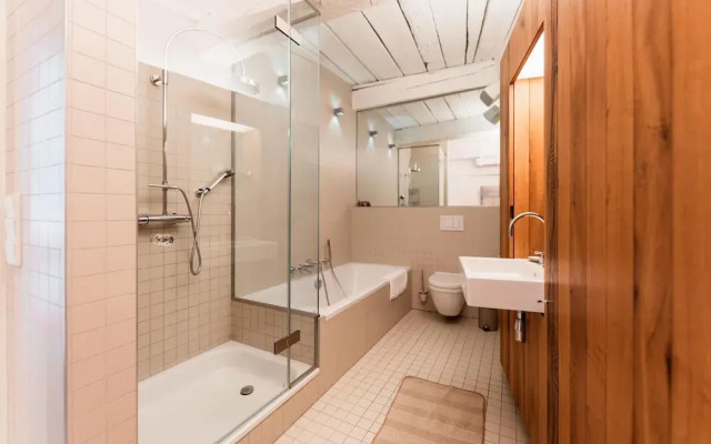 2BR Open Space Apt - City Center Gem
