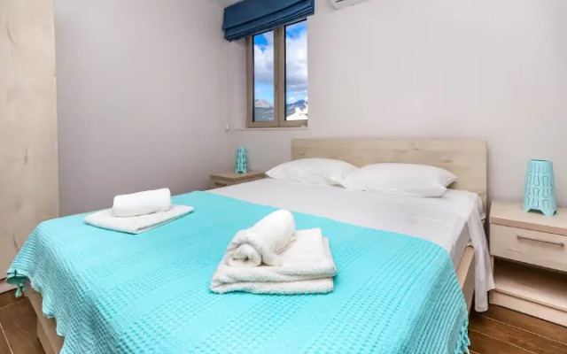 Apartments Maestral