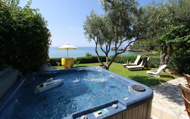 Corfu Glyfada Menigos Resort 13