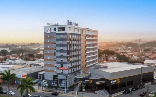 Ibis Budget Pindamonhangaba