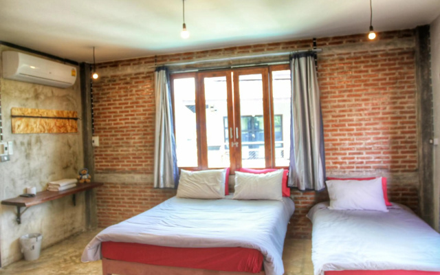 Above the Sea Guesthouse – Guest Rooms – Mae Sariang