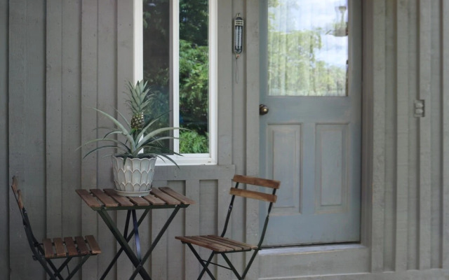 River Stone Inn & Gallery