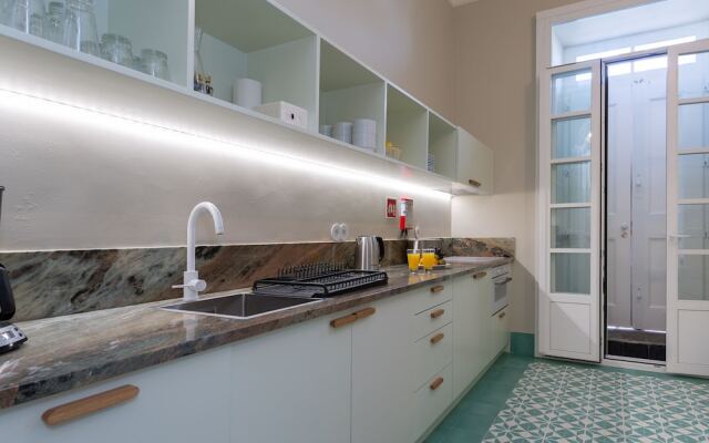 Pombaline Building V. Real Santo António