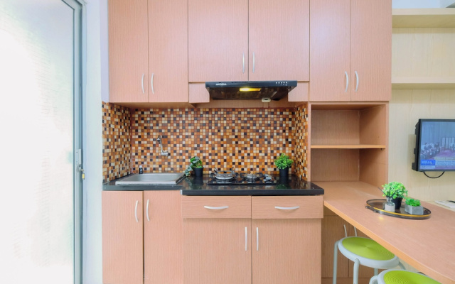 Serene And Warm 2Br At Apartment Bassura City