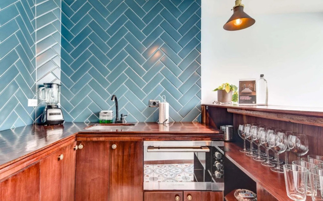 Chic 4BR Getaway in Vibrant La Candelaria