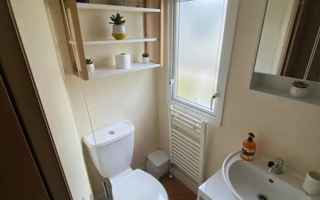 Captivating 3-bed Caravan at Golden Palm Skegness