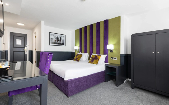 Sir Thomas Hotel
