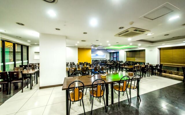 Sky Leaders Hotel