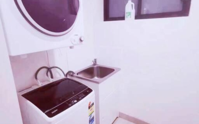 温馨舒适3房公寓 1分钟火车站 20分钟到市中心 楼下大型超市woolworth – Kitchen – Sydney