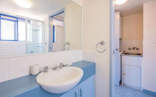 Jade Waters U4/ Latona Ave