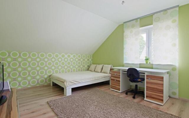 ID 4945 - Private Rooms