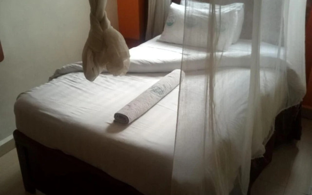 Royal Palm Hotel And Suites