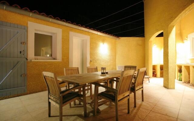 Peaceful Villa With Pool & Views