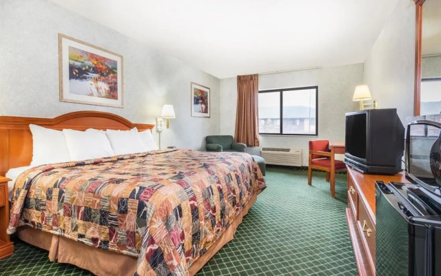 Days Inn Topeka