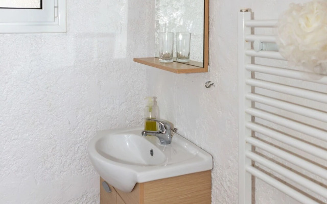 Homely Apartment in Istiaia With Patio