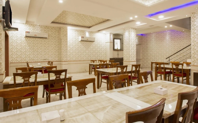 Capital O 40904 Hotel Satish Executive