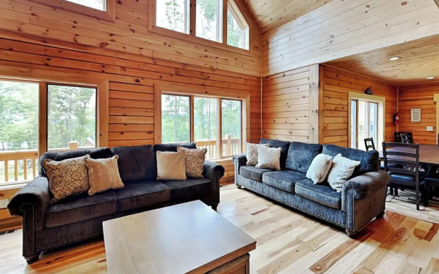 Fortune Mountain Retreat