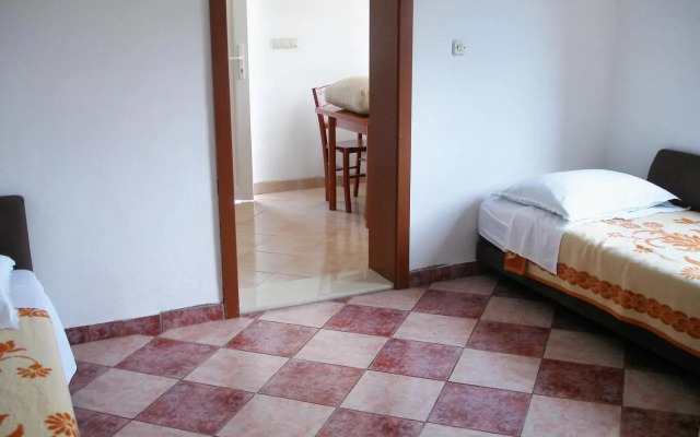 Apartments with a parking space Sutivan, Brac - 745