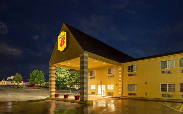 Super 8 by Wyndham De Soto