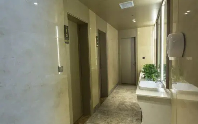 Phoenix Tree Resort Hotel