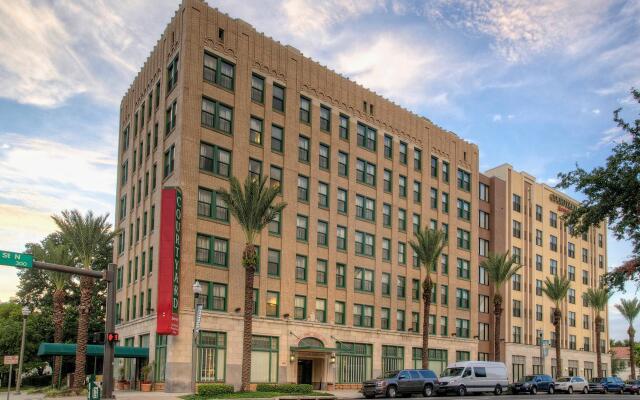 Courtyard by Marriott St. Petersburg Downtown